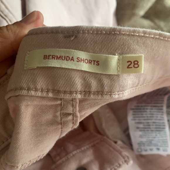 Levi’s light pink Bermuda shorts Size 28 denim stretchy‎ - Picture 3 of 14
